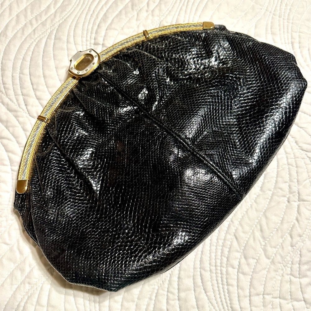 Finesse La Model Black purse. Great shape.